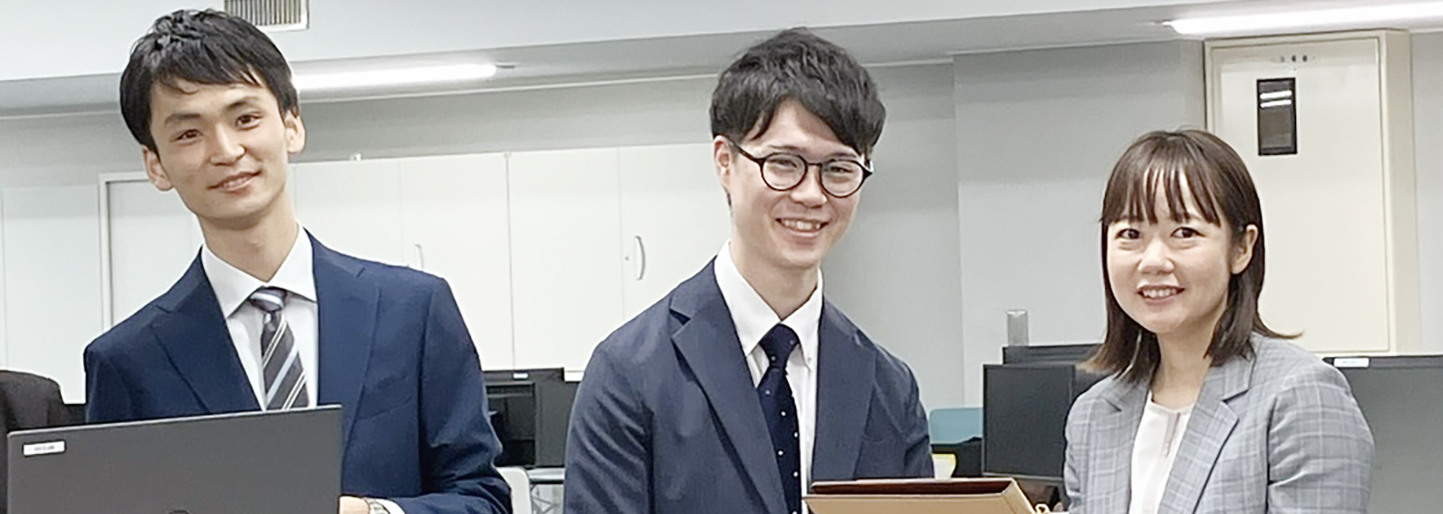 お客様から信頼されるパートナーになるために、一流のスキルを身につけ、個々の力を高めます